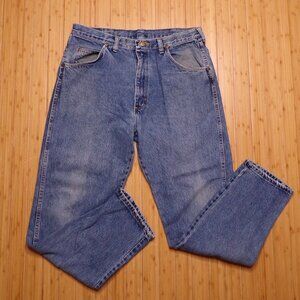Wrangler Men's Blue Denim 36x32 100% Cotton Made in USA Strait Leg Regular Fit